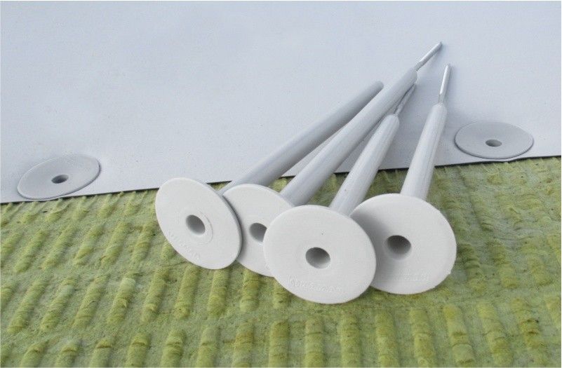 Telescope plugs for flat roofs insulation, polyamide